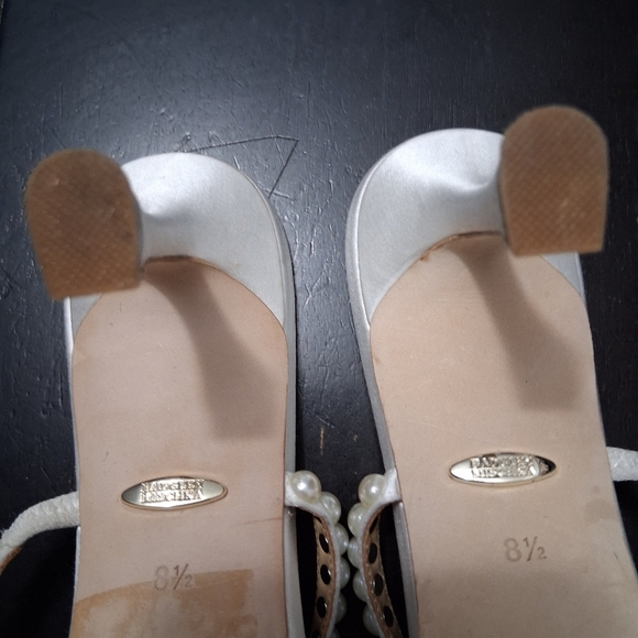 Badgley Mischka White Satin Duchess Pointed Toe Mules/Slip Ons    Size 8.5 - Picture 10 of 10